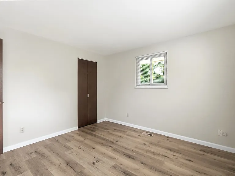 6537 Highbury Rd — Photo 11