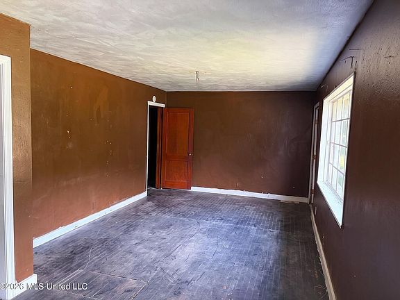 3rd image of 1159 W McDowell Rd