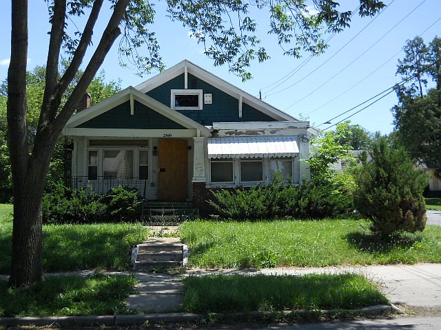 1st image of 2949 Holton Ave