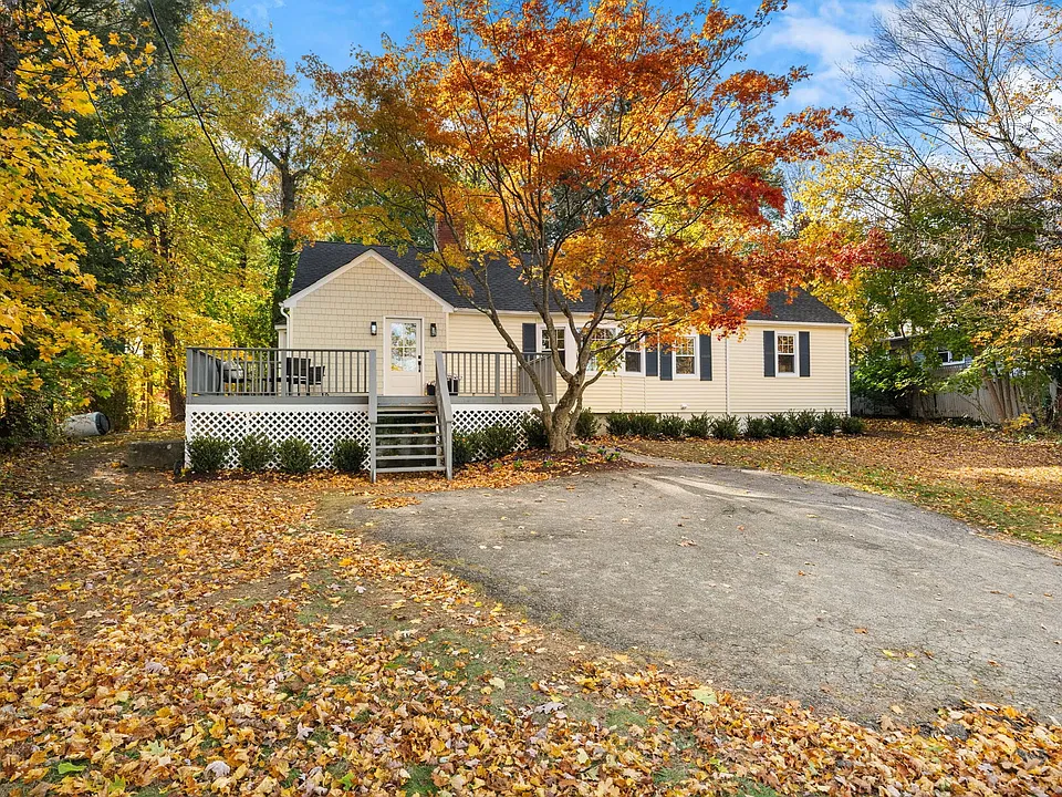 27 Winding Ln