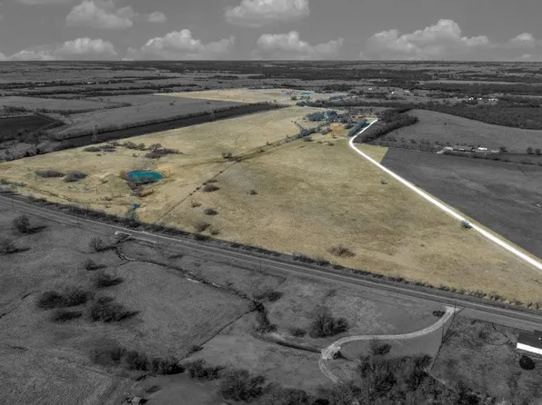 10367 Clear Creek Rd W, Sanger, TX 76266