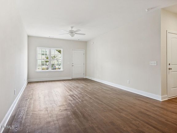 3rd image of 367 Dante Circle