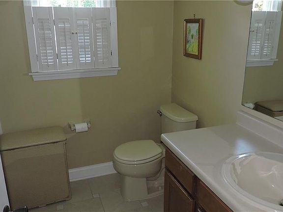 5th image of 123 Farmcrest Dr
