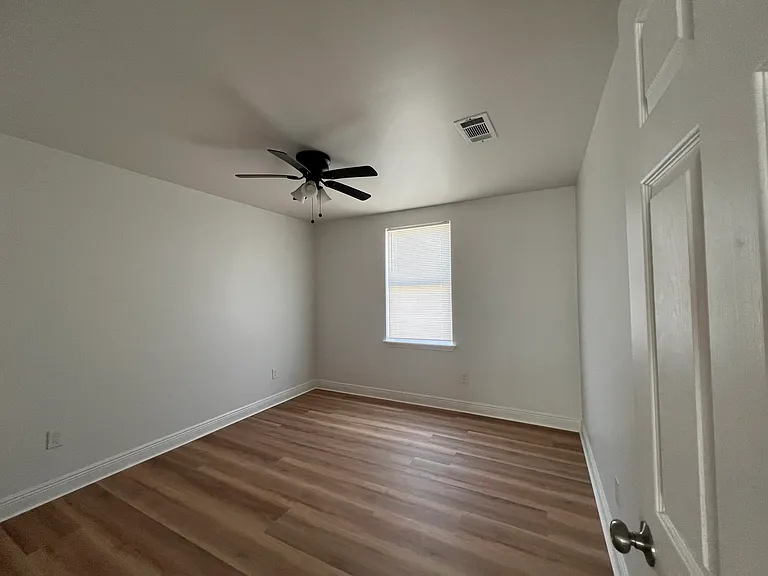 3520 Dante St #2A — Photo 4