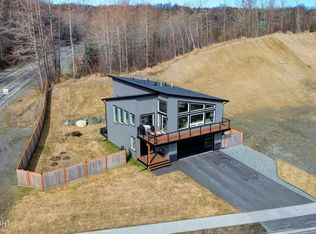 8876 Becks View Cir, Anchorage, AK 99502