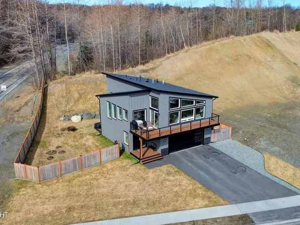 8876 Becks View Cir, Anchorage, AK 99502