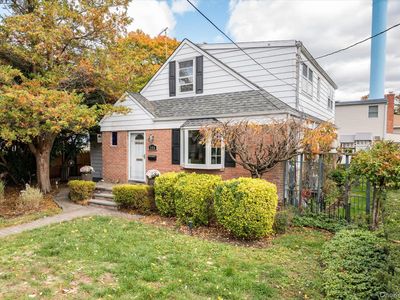 146 Caroline Avenue, Garden City South, NY, 11530
