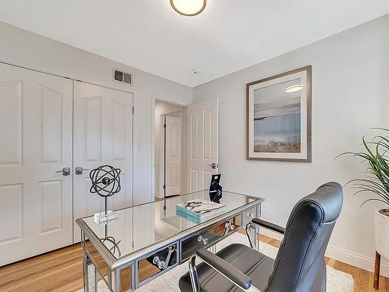 661 W Remington Dr — Photo 16