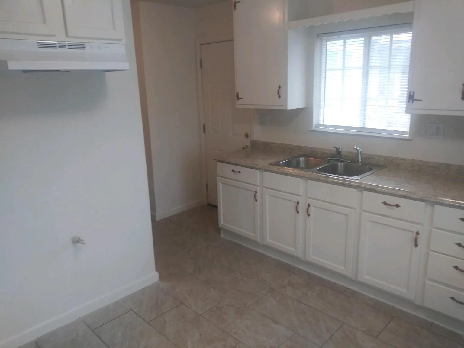 2 bed, 750 sqft, $1,695 — Photo 1