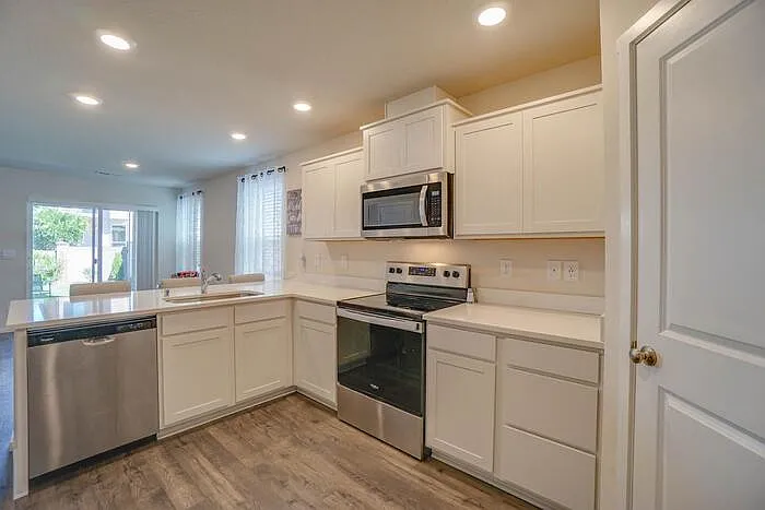 10521 NE 121st Ave — Photo 11