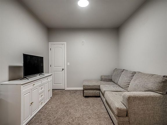 4th image of 4424 Idylbreeze Dr