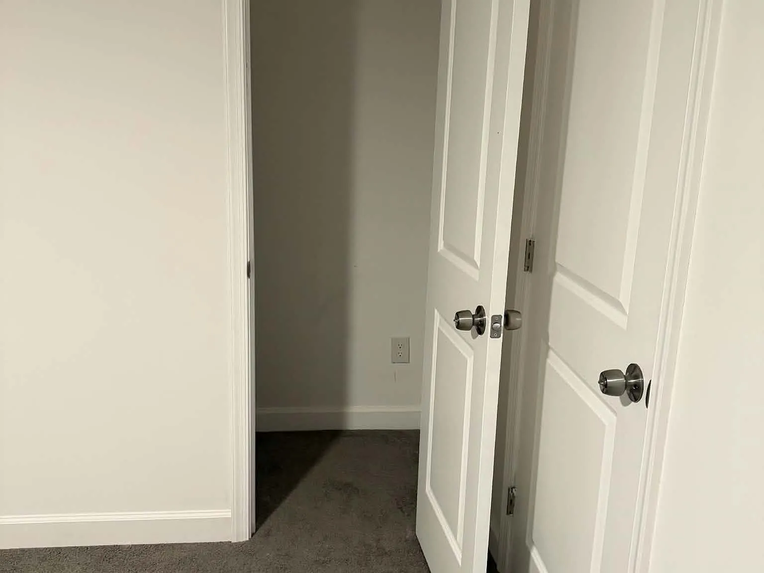 6 bed, 3.5 bath, 2500 sqft, $780 — Photo 1