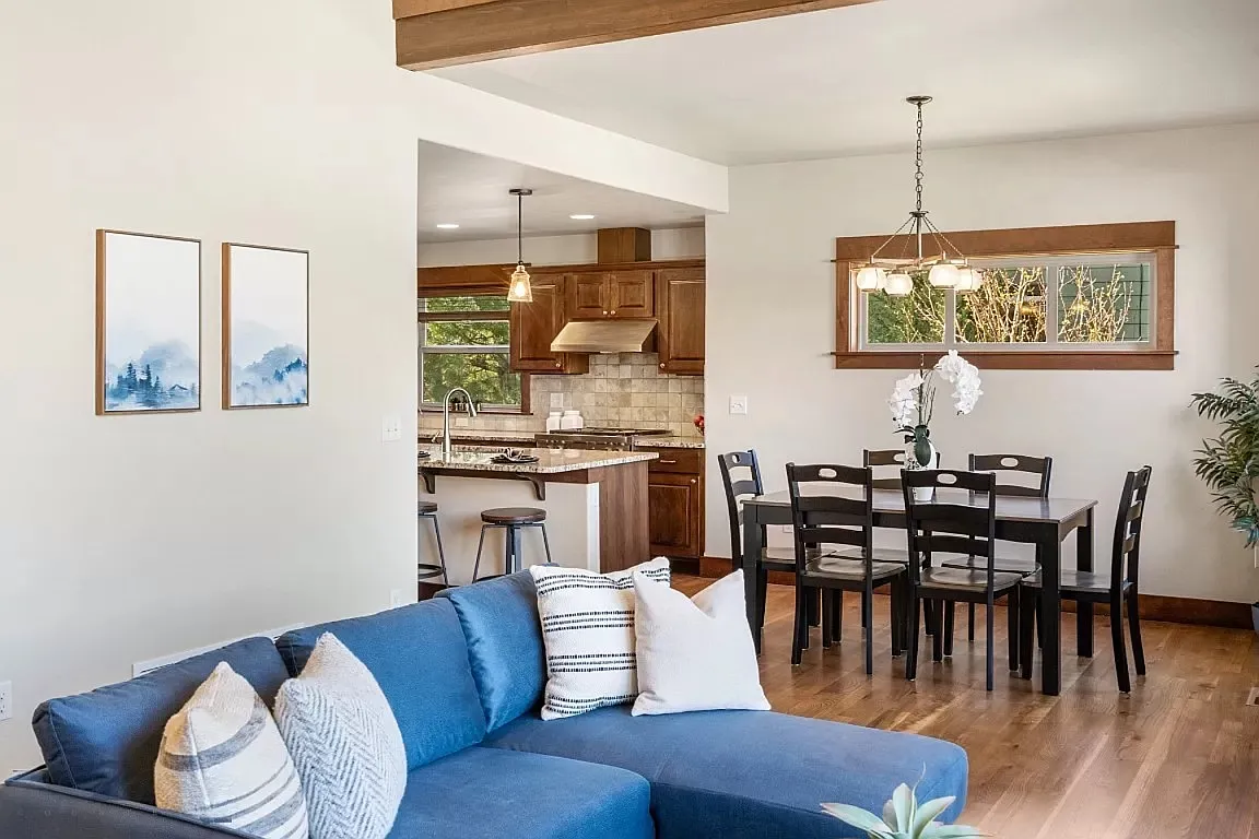 3 bed, 2.5 bath, 1770 sqft, $4,250 — Photo 1