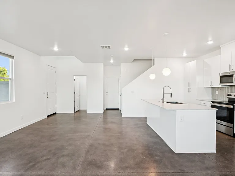 St. Moritz Townhomes — Photo 11