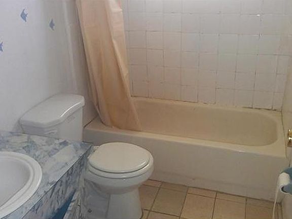 4th image of 8300 NW 26th Pl