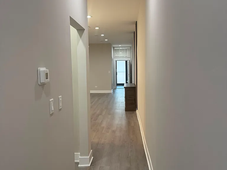 5549 N Lincoln Ave #3 — Photo 3