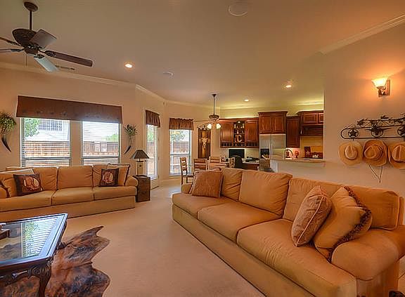 5th image of 300 Del Mar Ct