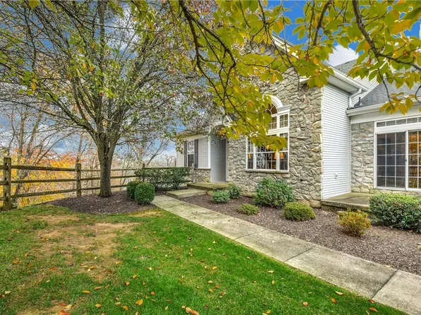 1865 Caryn Dr, Hellertown, PA 18055