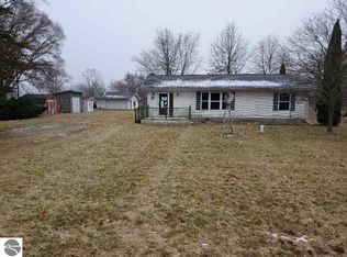 9999 W North County Line Rd, Shepherd, MI 48883