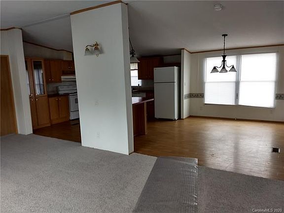 2nd image of 1320 Rachel Ln