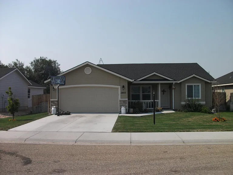 11415 Willamette Way — Photo 1