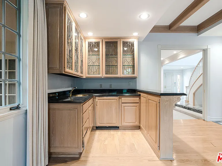 604 N Linden Dr — Photo 13