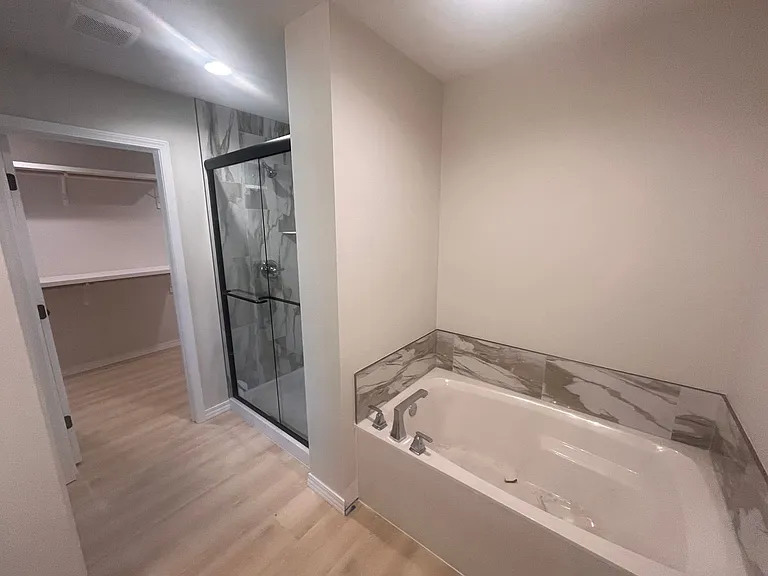 648 W Brook Hollow Rd — Photo 12