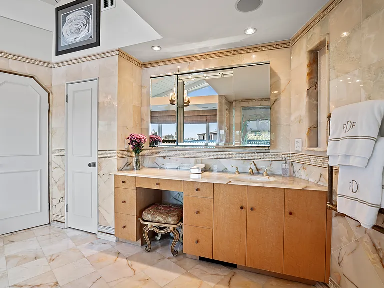 174 Dune Rd — Photo 18