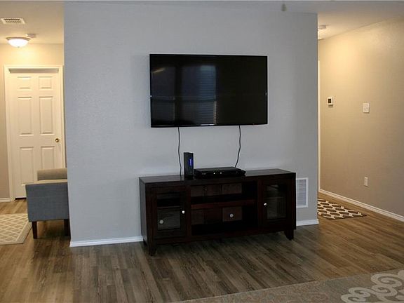5th image of 1580 Brookstone Dr