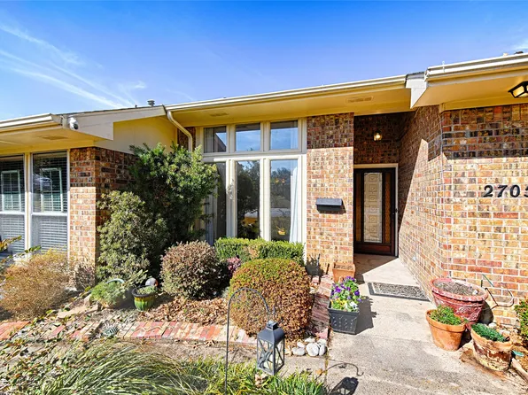 2705 Country Pl, Carrollton, TX 75006