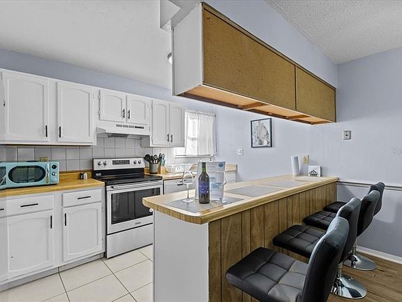 3rd image of 2811 SW Archer Rd APT Z241