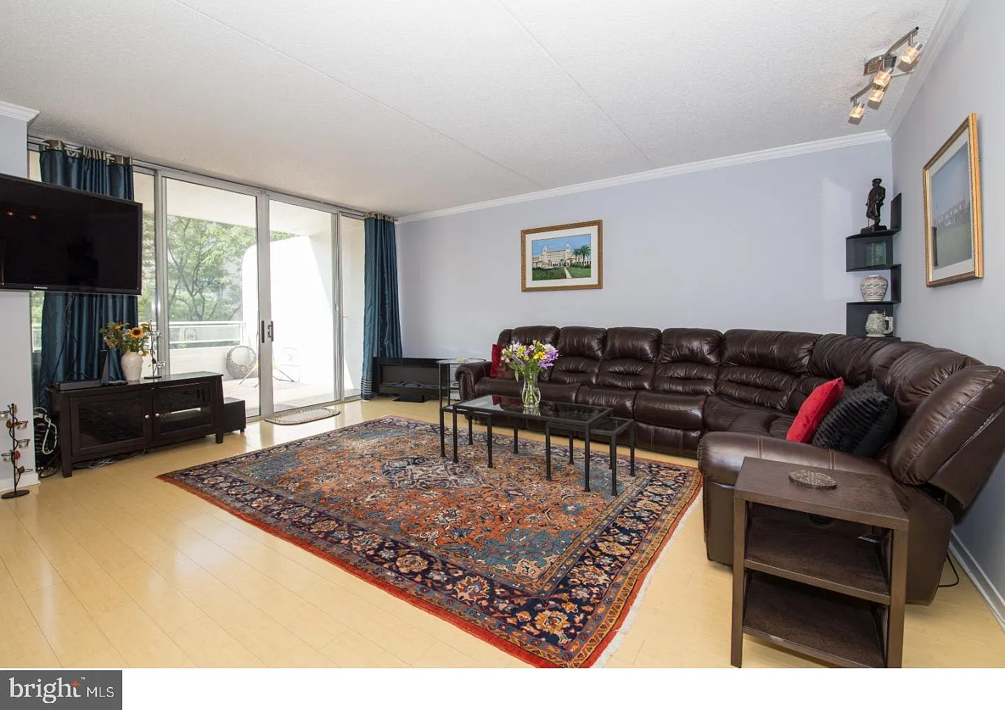 2 bed, 2.5 bath, 1437 sqft, $3,795 — Photo 2