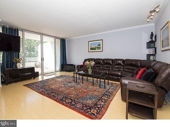 2nd image of 2301 Cherry St APT 3C