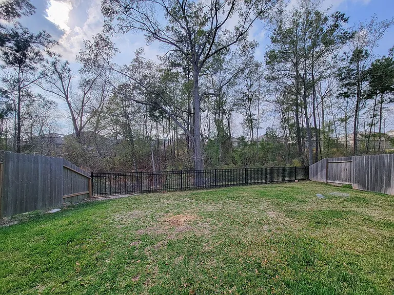 94 Valiant Ridge Trl — Photo 44