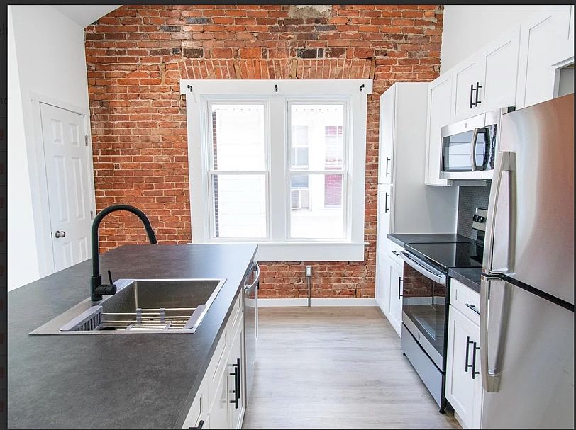 1st image of 1915 W Livingston St #2