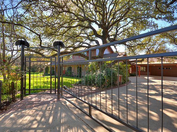 2nd image of 10301 Spicewood Mesa