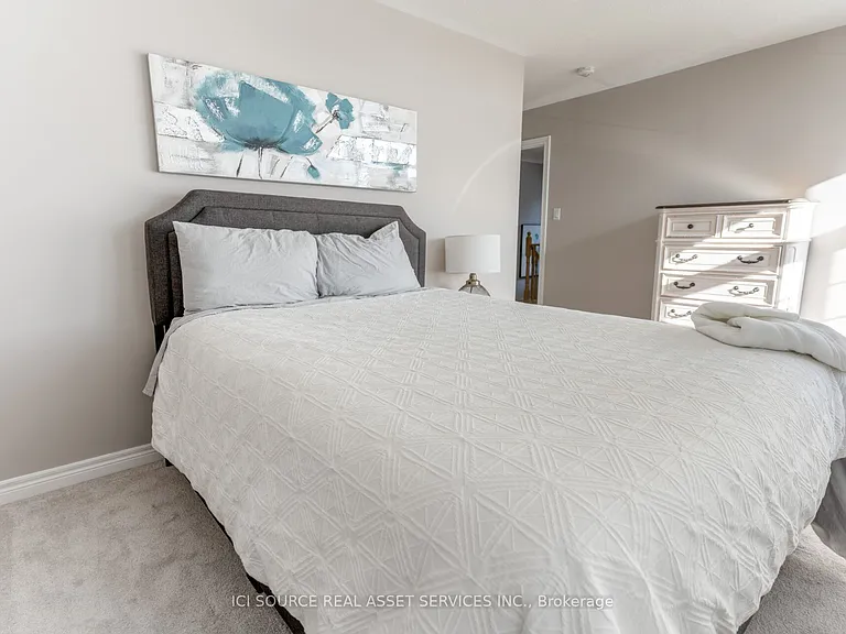 648 Lemay Grv — Photo 13