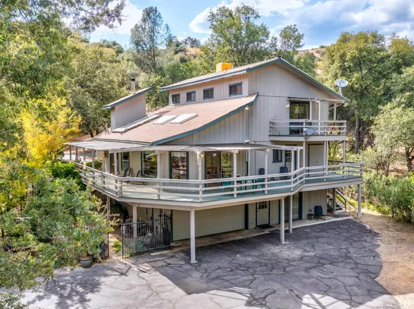 40866 Hodges Hill Dr, Oakhurst, CA 93644