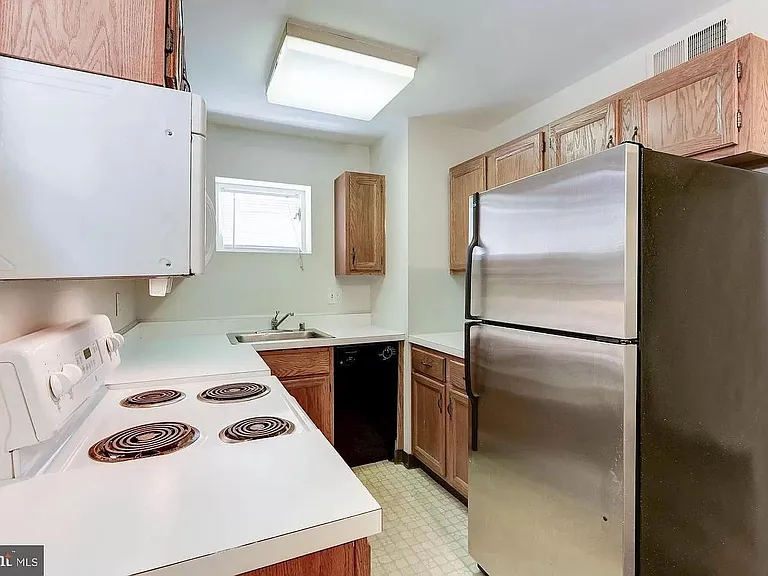 1121 N Taylor St #A — Photo 4
