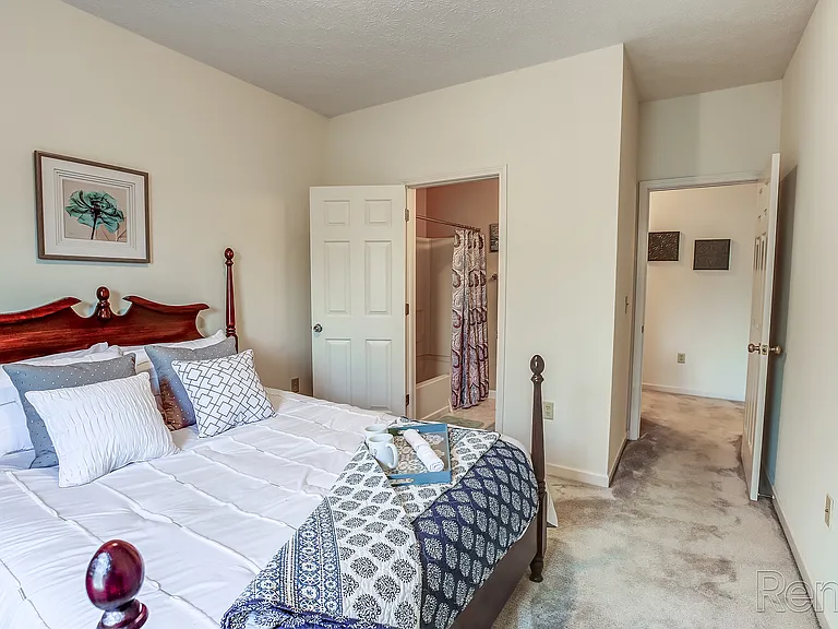 Georgetown Oaks Apartments — Photo 28