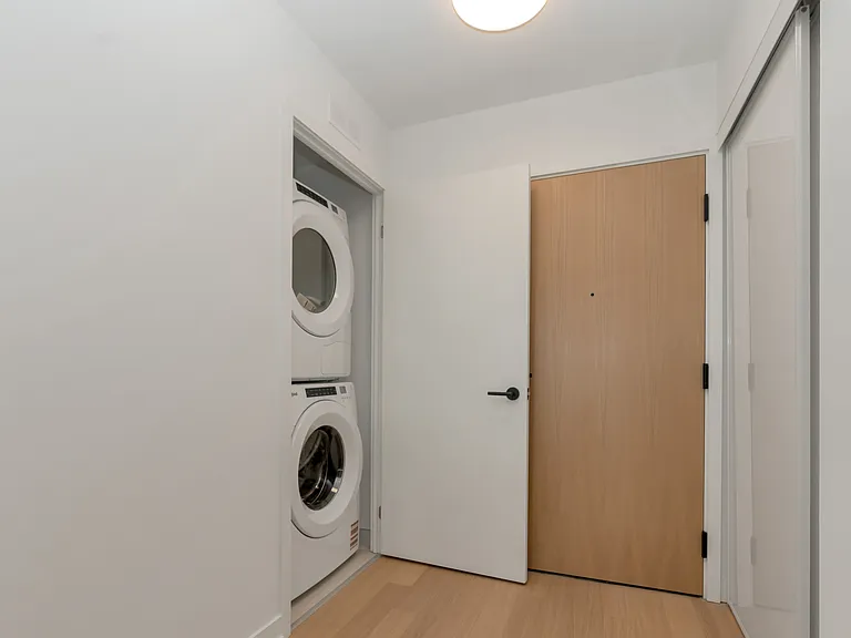 31 Huron St — Photo 13