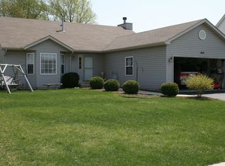 1910 Wildrose Dr, Crest Hill, IL 60403