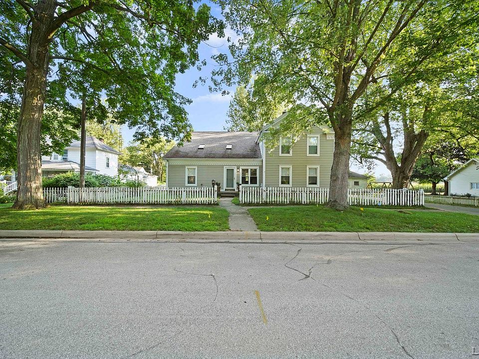 1st image of 204 Franklin St
