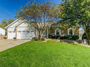 740 Jacobs Crossing Dr, Saint Charles, MO 63304