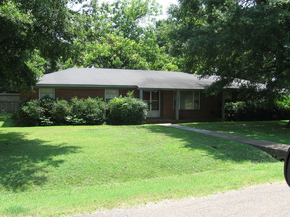 2nd image of 1620 Cummins Ave