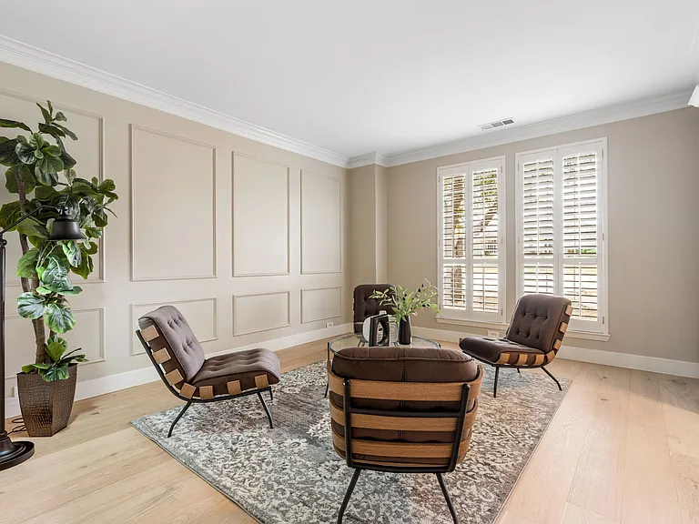 684 Hollow Cir — Photo 8