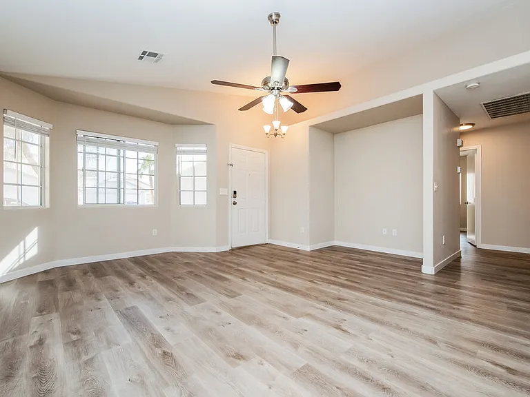 4929 Whispering Spring Ave — Photo 3
