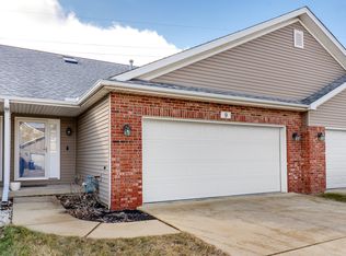 9 Edvardinsh Way, Bloomington, IL 61701