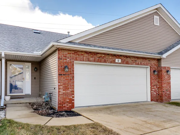 9 Edvardinsh Way, Bloomington, IL 61701