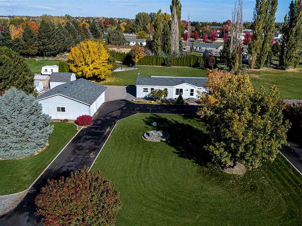 1st image of 4230 Twin Lake Ct
